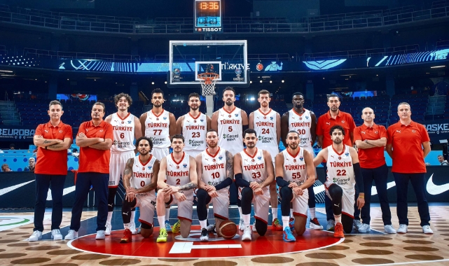 “12 Dev Adam EuroBasket 2025’te Portekiz’i Farklı Yenerek Son 16’ya Yükseldi”