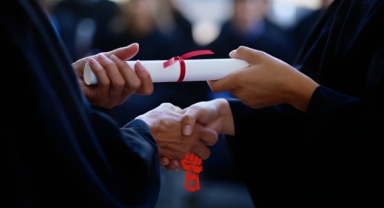 İnternet Üzerinden Satılan Sahte Diplomaların Fiyatları Açıklandı