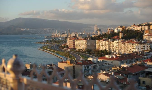İzmir'de 32 Saatlik Su Kesintisi: 8 İlçe Etkilenecek