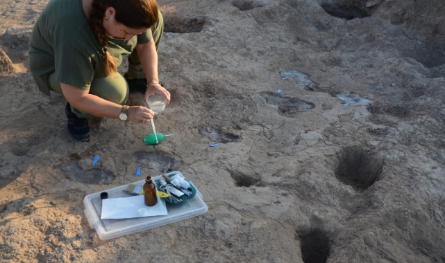 Hatay’daki Tell Kurdu Höyük’te 7 Bin Yıllık Ayak İzleri Ortaya Çıktı