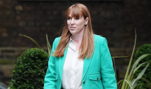 İngiltere Başbakan Yardımcısı Angela Rayner, Vergi Skandalı Nedeniyle İstifa Etti