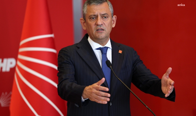 Özgür Özel: CHP’ye Kayyım İddiaları “Provokatif”—“Partiden Atmak Değil Baş Tacı Yapmak İsteriz”