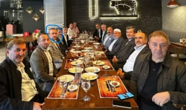 Eskişehir İl Milli Eğitim Müdürü Sinan Aydın, “Atatürk’e hakaret eden” kişiyle aynı sofrada görüntülendi — tepkiler çığ gibi büyüyor