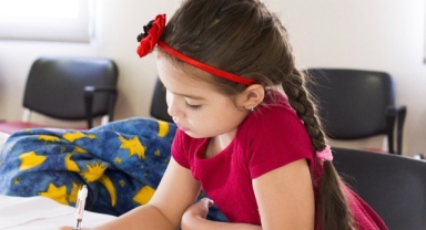 İBB’den Kız Öğrencilere Eğitim Desteği: 30 Bin Haneye 3 Bin TL Nakdi Yardım