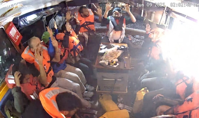 Küresel Sumud Filosu’nda Tutulan Gemi’deki Yunan Aktivist Takis Politis Açlık Grevine Başladığını Açıkladı