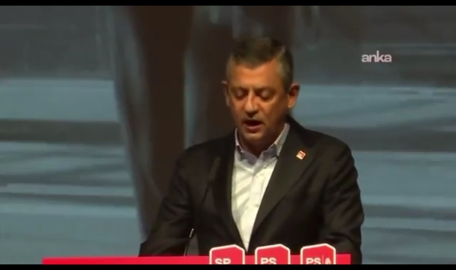 Özgür Özel’e İsviçre’de Ayakta Alkış: “Kurtuluş yok tek başına!”