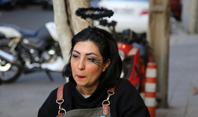 Tahran’da Cadılar Bayramı hazırlıkları: Gençler kostüm ve eğlence peşinde