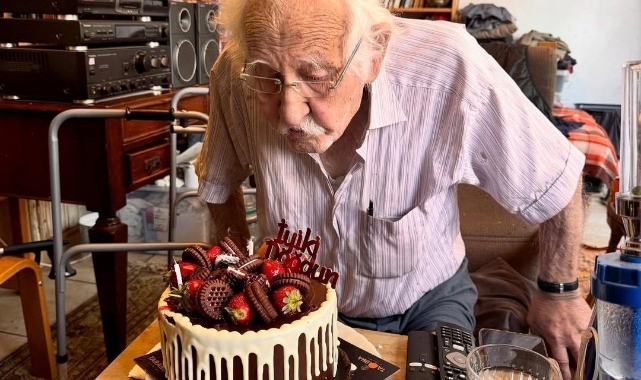 Türk Televizyonunun Unutulmaz İsmi Arif Erkin Güzelbeyoğlu 90 Yaşında Hayatını Kaybetti