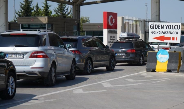Yabancı Plakalı Araçlar Türkiye’den Çıkarken Cezalarını Ödemek Zorunda Kalacak