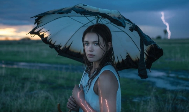 Yıldırımdan Sağ Kalan Kız: Bilim İnsanlarını Şaşırtan Mucize