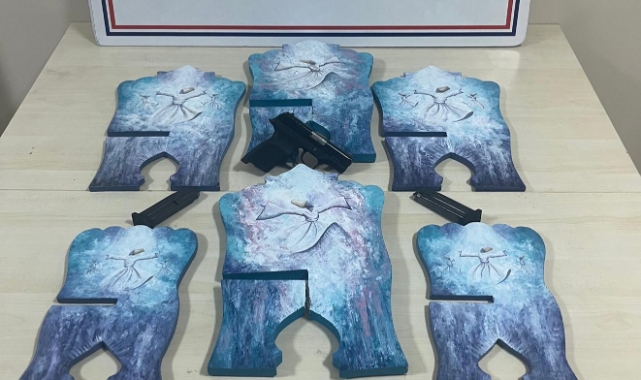 Zonguldak’ta Şok Operasyon: Semazen Figürlü Rahleden 7 Kilo 350 Gram Uyuşturucu Çıktı!