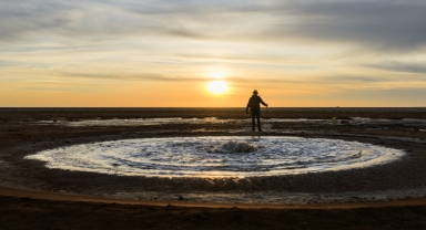 Aksaray'da Doğa Olayı: Tuz Gölü'ndeki Gizemli Soğuk Su Gayzeri İlgi Odağı Oldu