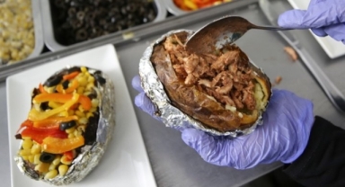 Alarm! İstanbul'da Midye ve Kumpir Faciası: 2 Çocuk Hayatını Kaybetti, Alman Ailenin Dramı