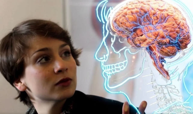 Beyin, Olumsuzu Daha Uzun Hatırlıyor: Negatif Sözler 20 Yıl, İltifatlar Sadece 30 Gün Yaşıyor