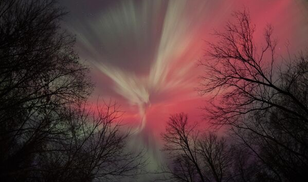 Güneş'teki Patlamalar Kuzey Işıklarını ABD'ye Taşıdı: Minnesota ve North Carolina Gökyüzünde Görüldü