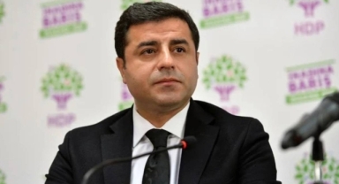 Selahattin Demirtaş’tan Barış Çağrısı: “86 Milyonun Barışı Hasretle Beklediğine İnanan”
