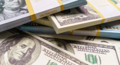 Trump'tan Ekonomi Vaatleri: Yüksek Gelirliler Hariç Tüm Vatandaşlara 2.000 Dolar Temettü