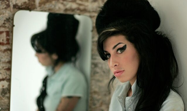 Amy Winehouse'un Eşyaları İçin Hukuk Savaşı: Babası Mitch, 730 Bin Sterlinlik Dava Açtı