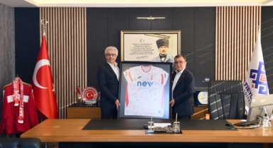 Balıkesirspor’a En Büyük Destek Altıeylül Belediye Başkanı Hakan Şehirli’den Geldi