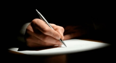 Bilim Onayladı: Elle Yazmak Beyni Klavyeden Daha Fazla Çalıştırıyor