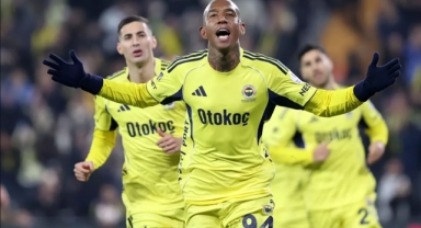 Fenerbahçe Konyaspor'u 4-0 Mağlup Etti