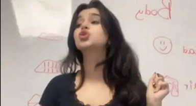 Sosyal Medyada Gündem Olan İngilizce Öğretmeni Tartışma Yarattı