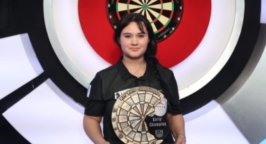 Tarihi Başarı: Milli Dartçı Zehra Gemi, Kızlar Dünya Şampiyonu Oldu