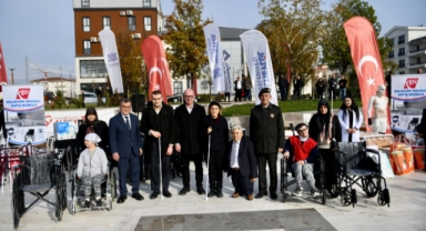 ALTIEYLÜL’DE ENGELLER DAYANIŞMAYLA AŞILIYOR