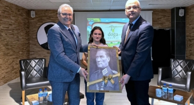 Bandırma Belediye Başkanı Dursun Mirza Gençlerle Söyleşide Bir Araya Geldi