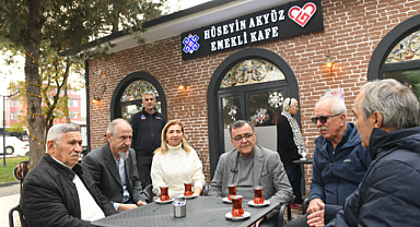 BAŞKAN ŞEHİRLİ EMEKLİ KAFE'DE VATANDAŞLARLA BULUŞTU