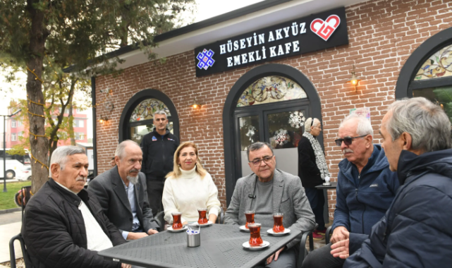 BAŞKAN ŞEHİRLİ EMEKLİ KAFE'DE VATANDAŞLARLA BULUŞTU