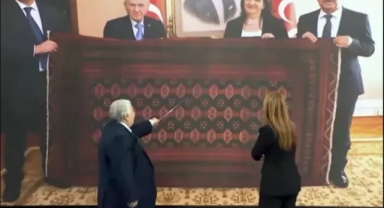 Öcalan'ın Bahçeli'ye Hediyesi Gündem Oldu