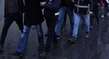 9 Polis ve Diğer Kamu Görevlileri Gözaltında