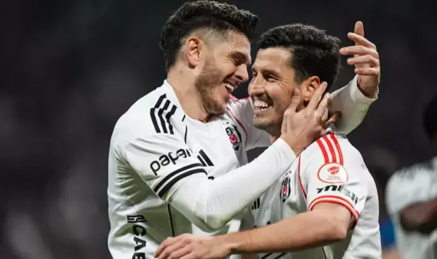 Beşiktaş Şov Yaptı, Derbi Ayarlandı!