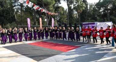 Bornova'da Festival Tadında 8 Mart