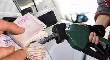 Eşel Mobil Bile Durduramadı! Akaryakıta Çifte Zam Geldi