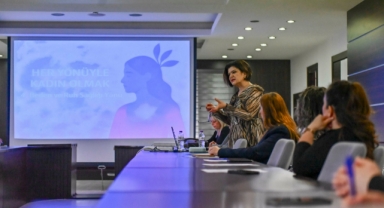 Muratpaşa Belediyesi’nde “Kadın Hakları” Eğitimi Düzenlendi
