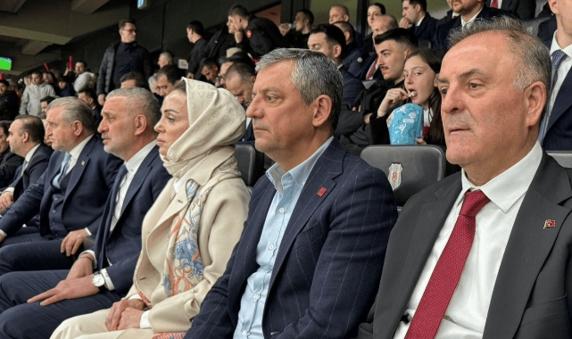 Özgür Özel'den Milli Takım'a İlk Yorum!