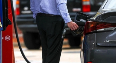 Petrol Fiyatları Bir Anda Çakıldı!