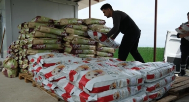 Altıeylül’de Örnek Dayanışma: Minik Patiler Bakımevine 2 Ton Mama Desteği