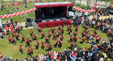 Başkentte 23 Nisan Coşkusu: Çocuk Şenliği Renkli Görüntülere Sahne Oldu