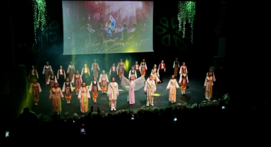 Muratpaşa`da “Ormanın Muhafızları” Sahneye Taşındı: Doğa Temalı Danslı Anlatı Büyük İlgi Gördü