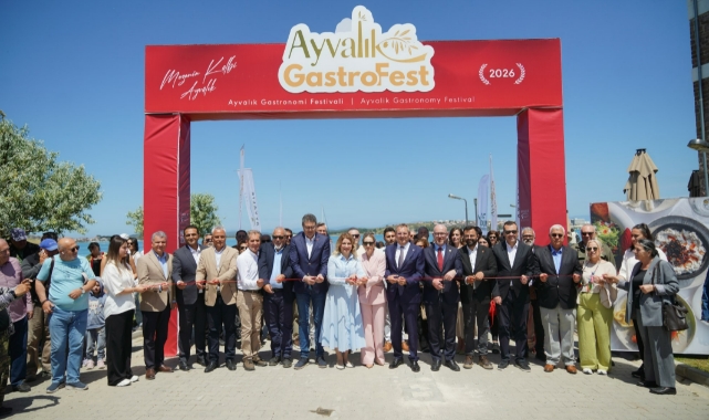 Ayvalık’ta Lezzet Şöleni Başladı: GastroFest Binlerce Ziyaretçiyi Ağırlıyor