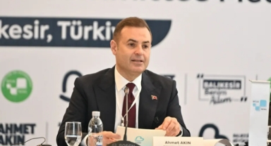 Çift Maaş İddiası Gündemde: CHP’li Ahmet Akın ve Ekibine ‘Huzur Hakkı’ Tepkisi