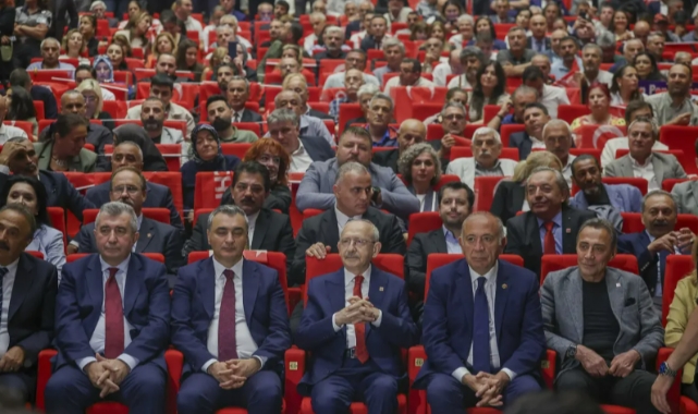 CHP’nin rozet törenindeki “figüran” iddiasına soruşturma