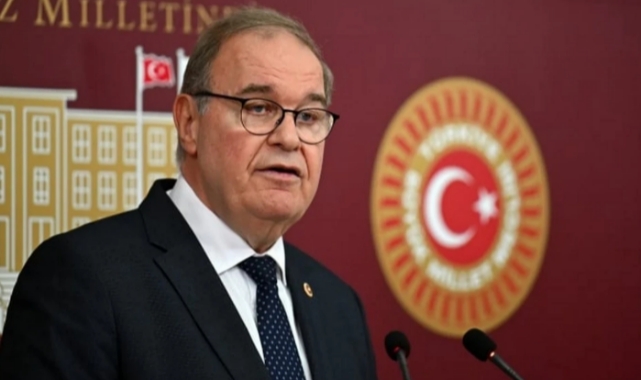 Grup Başkanlığı’na Faik Öztrak seçildi