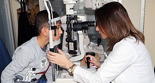 İhtiyaç sahiplerine ücretsiz göz muayenesi ve gözlük