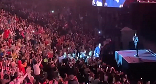 Tarkan'dan Ekrem İmamoğlu ve Tunç Soyer'e sahneden böyle seslendi